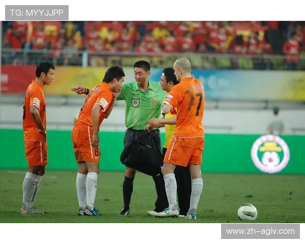 足球赛事中的商业化运作与经济效益